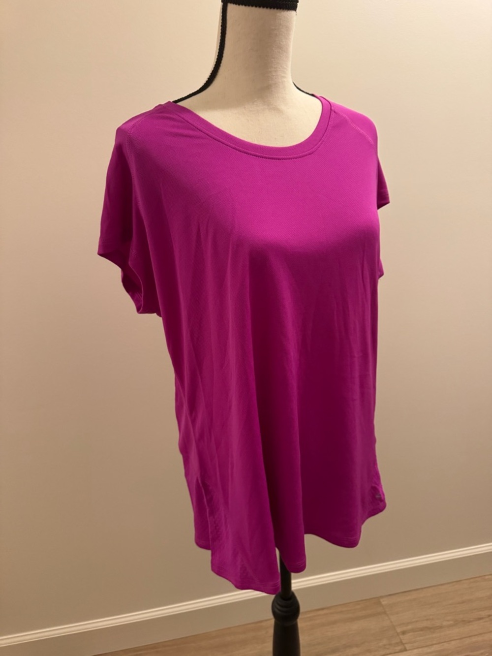 Women's Classic Scoop Neck Tee - Magenta
